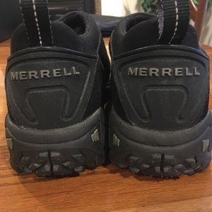Men’s size 11 Merrell black shoes